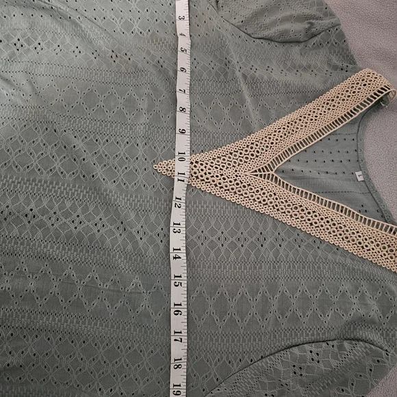 Women's Green V Neck 3/4 Sleeve Lace Detail Top Unbranded Size Large - Picture 6 of 8